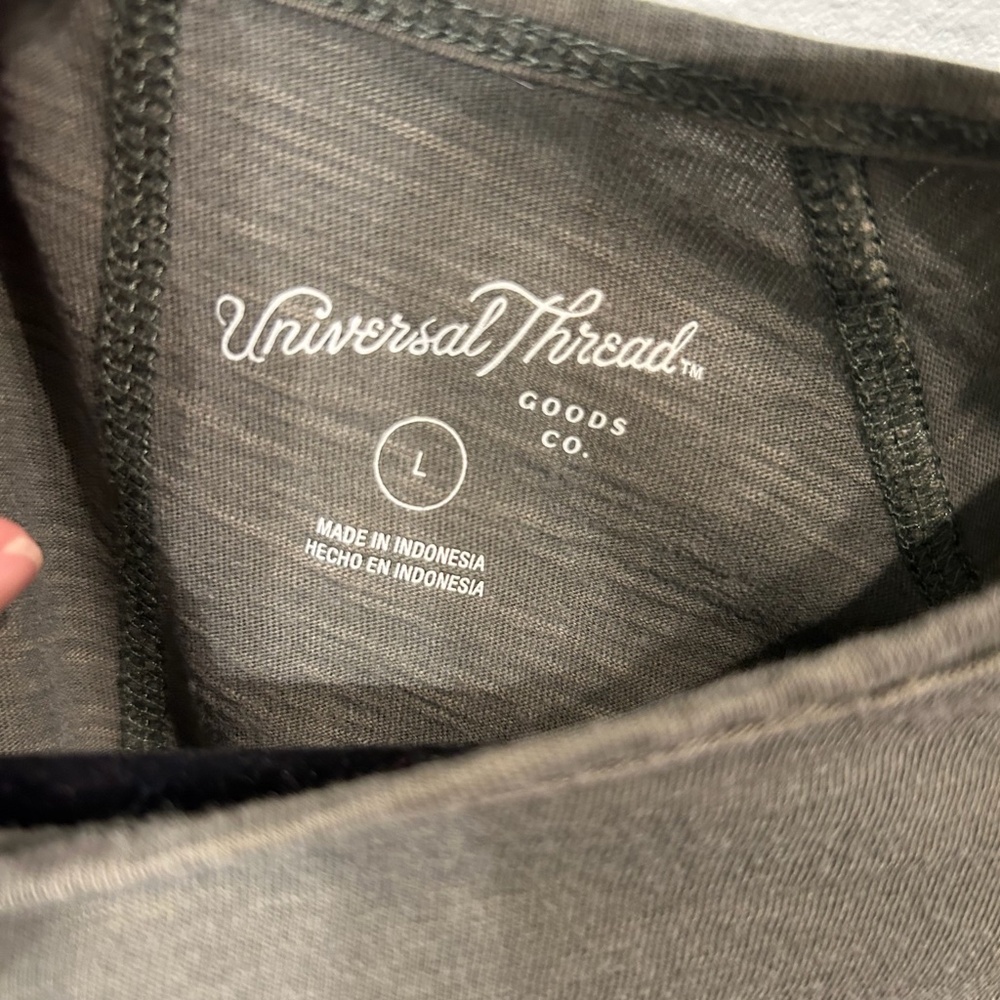 Universal Thread Grey Oversized Long Sleeve Tee - Picture 3 of 3